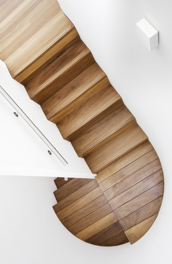 Treppe_Funk_Bewegungsmelder_rgb_rz
